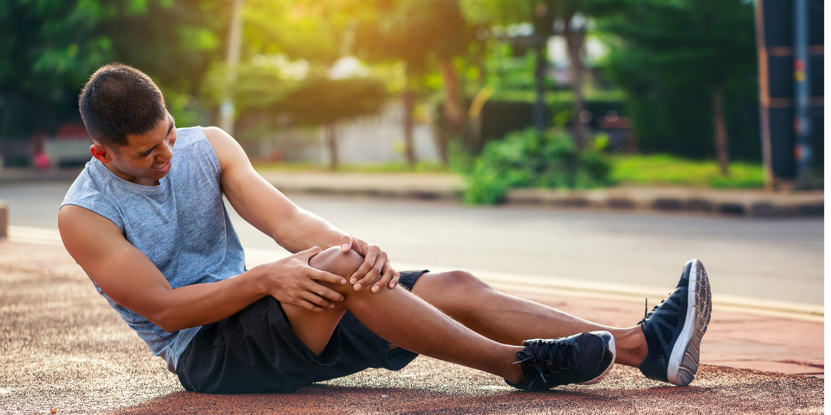 An effective knee massager for Runner’s Knee self-care should be able to activate the VMO muscle and relieve pain.